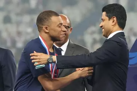 تقارير: مبابي يطالب باريس سان جيرمان بـ 240 مليون يورو كتعويض